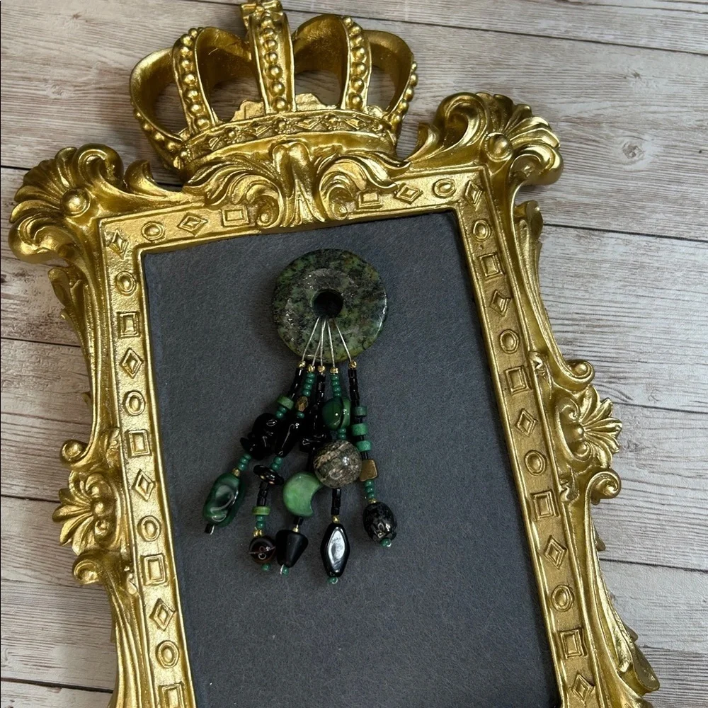 Stunning stone brooch